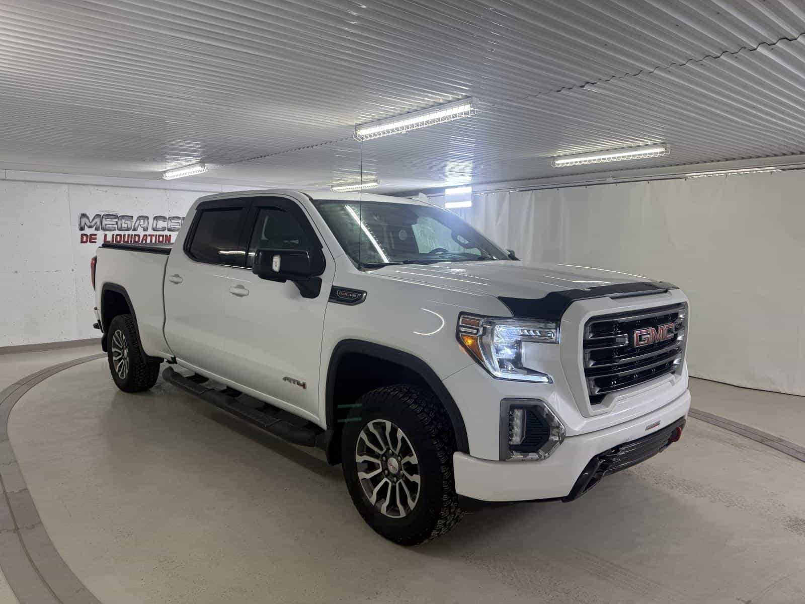 2022 GMC Sierra AT4 - Image 7