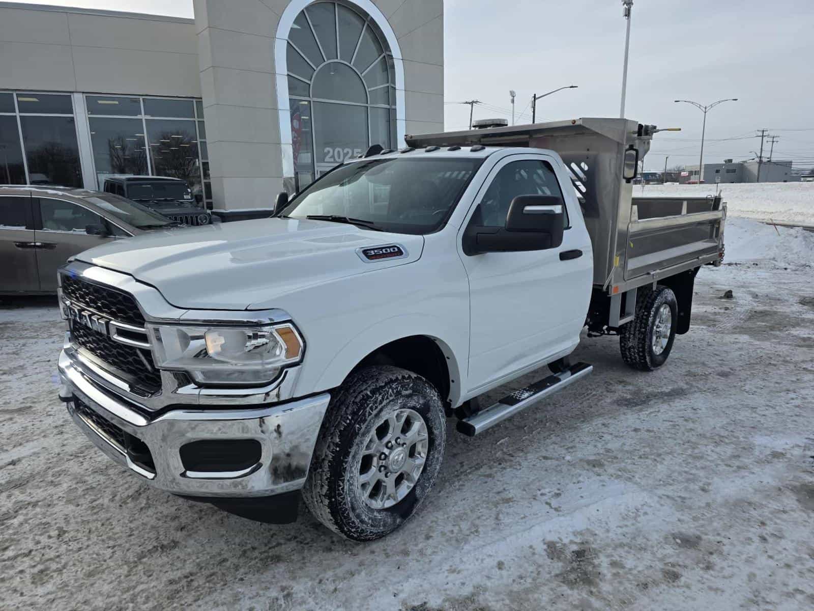 Image 1 RAM Chassis Cab 3500 Chassis Cab Tradesman 2024