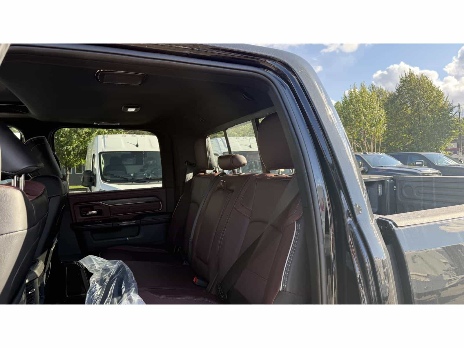 Image 9 RAM 2500 Limited 2025