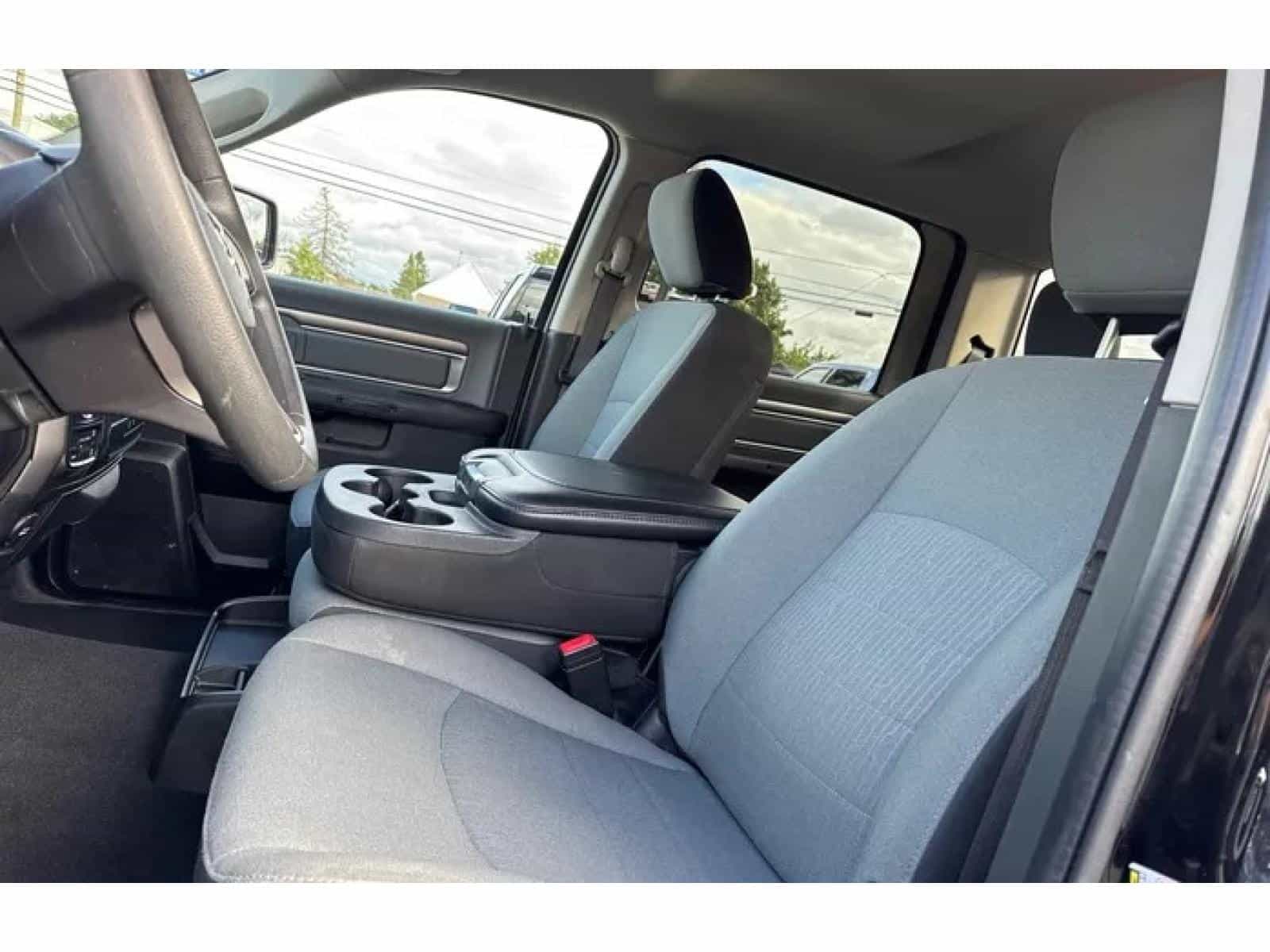 2023 RAM 1500 CLASSIC SLT SLT - Image 5