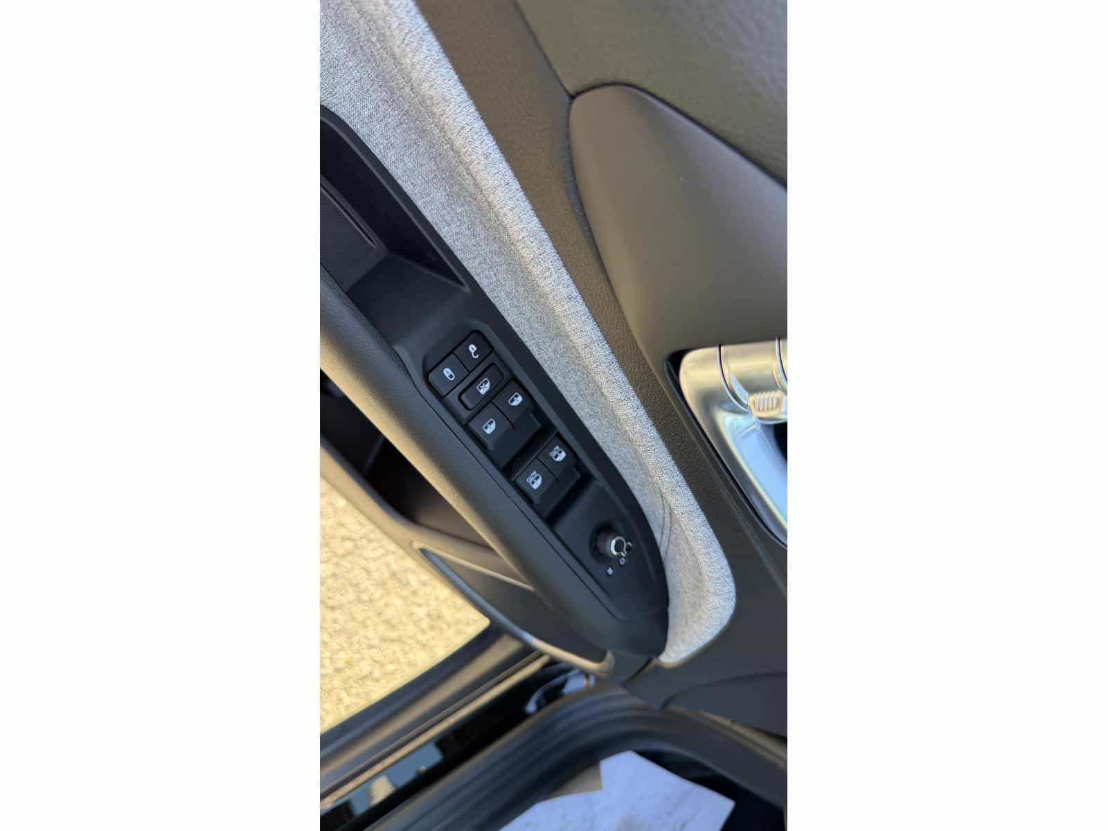 2026 Jeep Compass North - Image 11