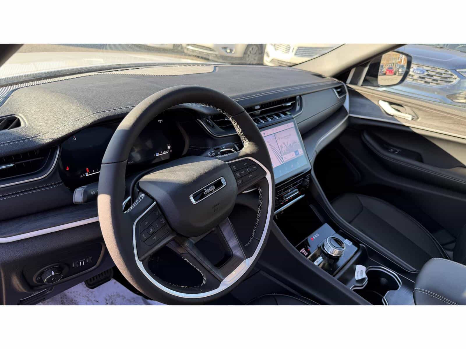 Image 14 Jeep Grand Cherokee Limited 2025