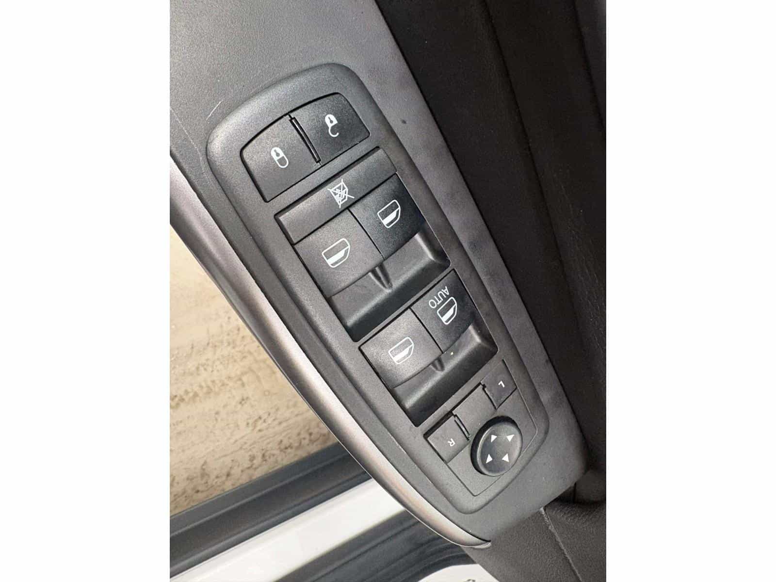 2022 Jeep Cherokee Sport Sport - Image 11