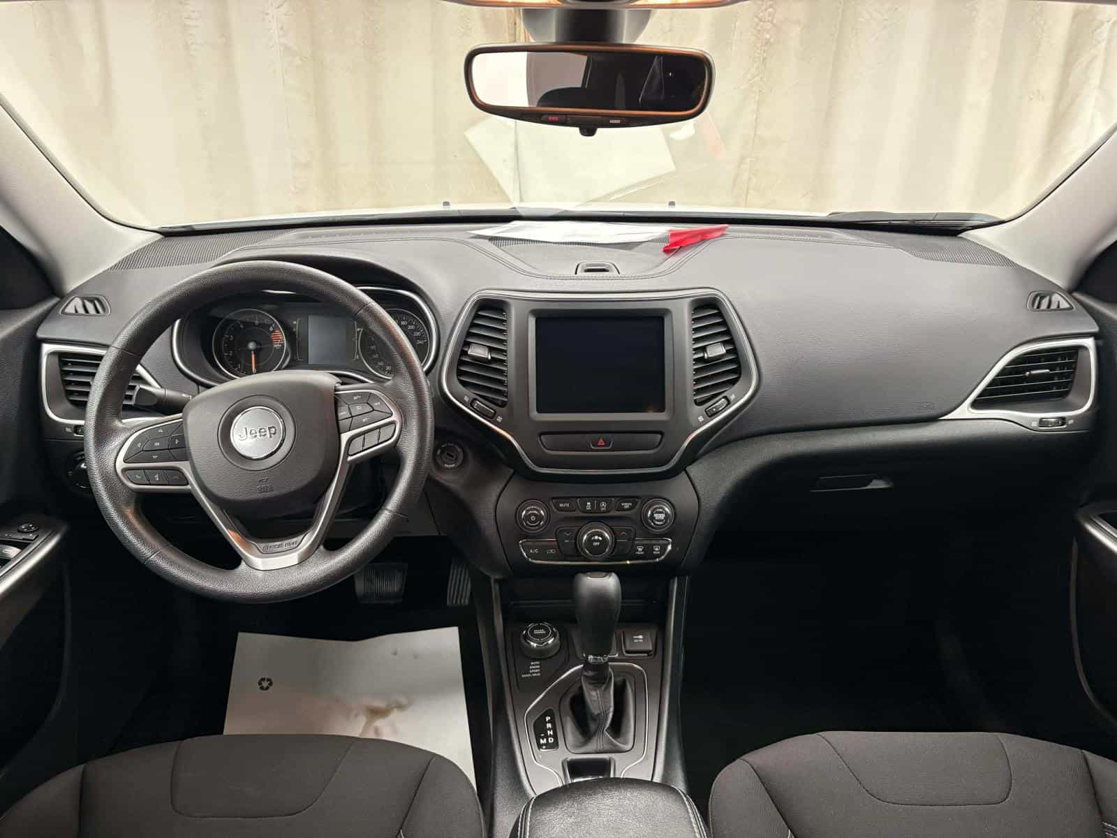 2022 Jeep Cherokee Sport Sport - Image 9