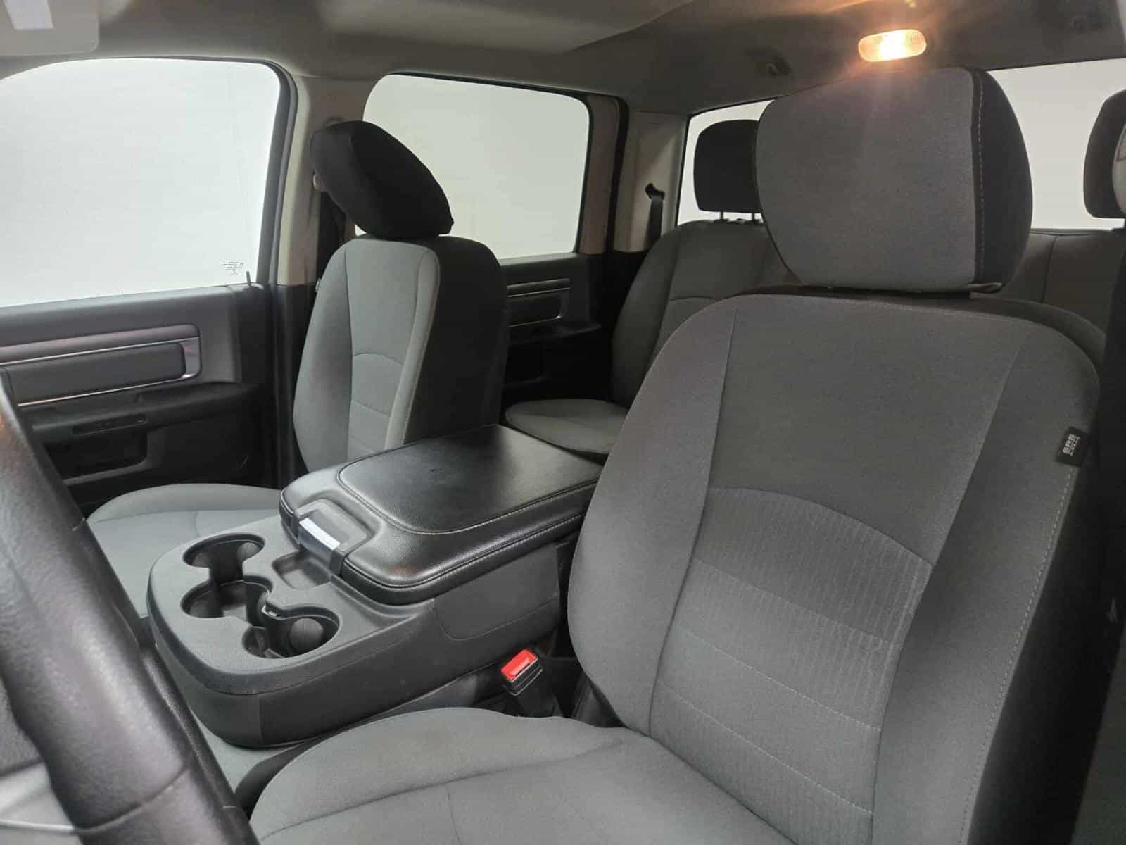 2022 RAM 1500 CLASSIC SLT SLT - Image 11