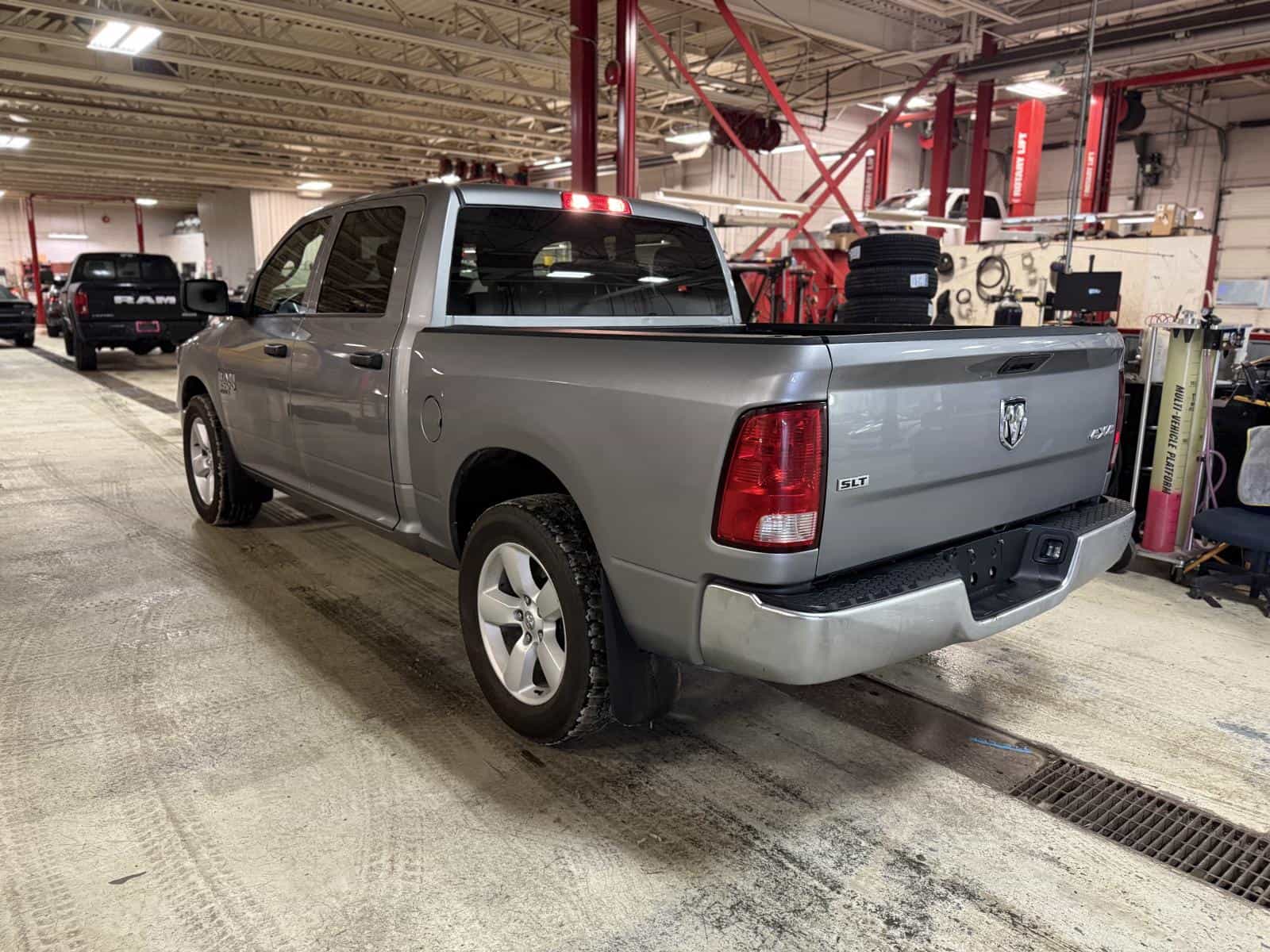 2023 RAM 1500 CLASSIC SLT SLT - Image 7