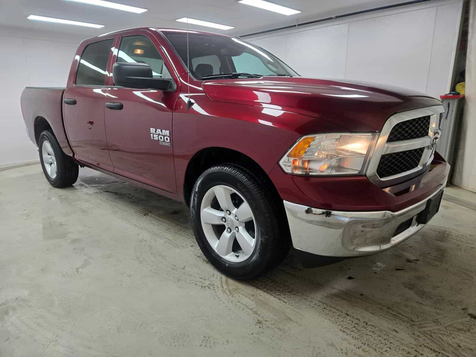 2023 RAM 1500 CLASSIC SLT SLT - Image 4