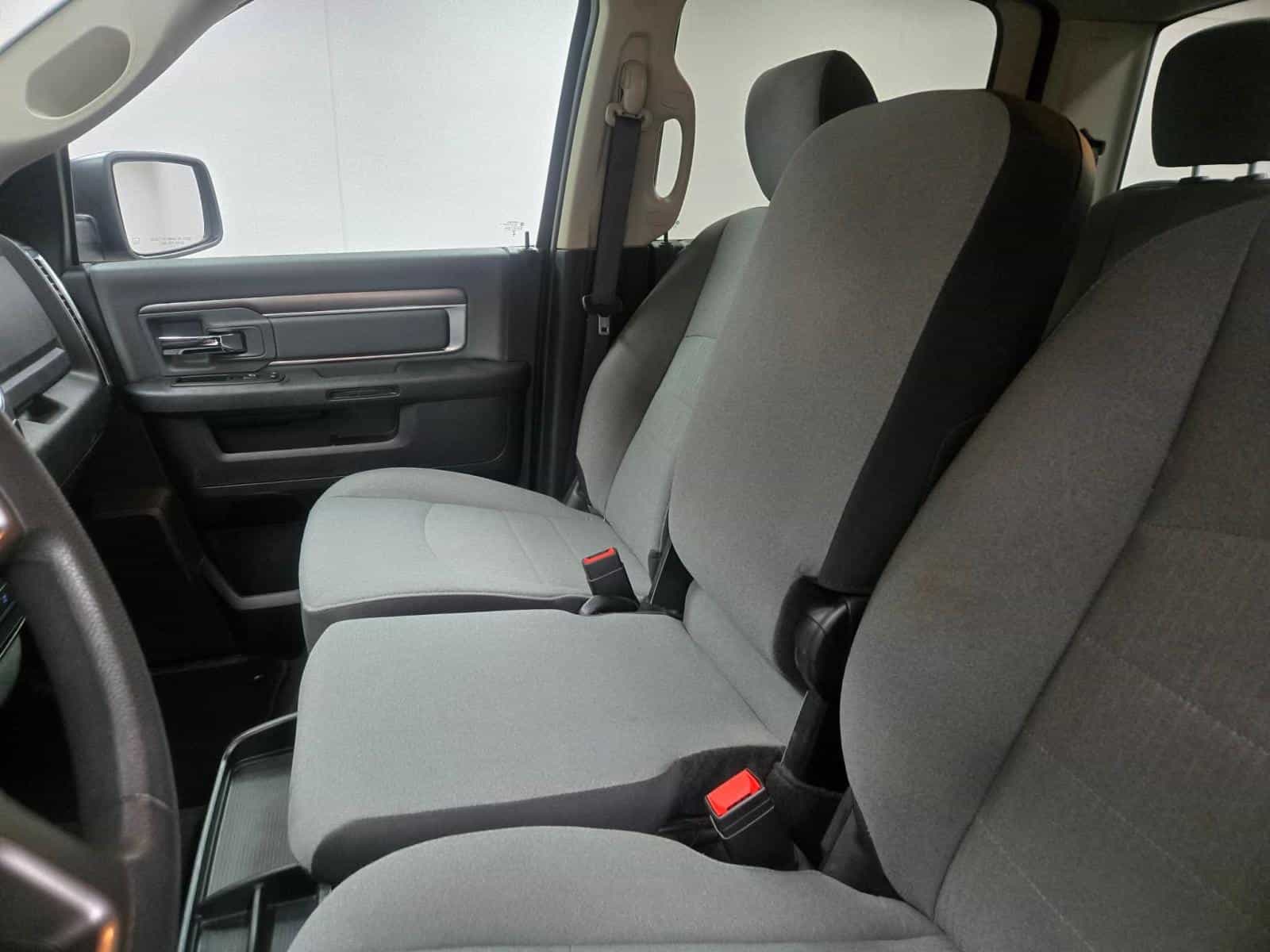 2023 RAM 1500 CLASSIC SLT SLT - Image 10