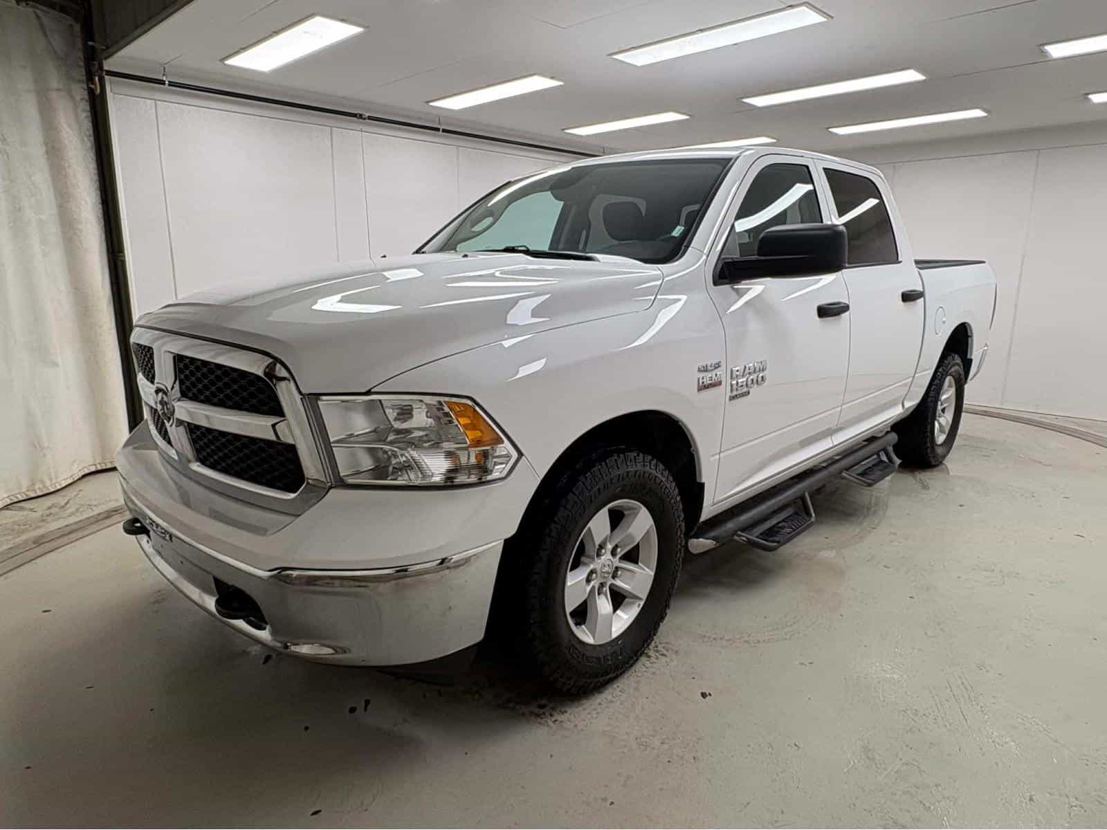 2022 RAM 1500 CLASSIC SLT SLT - Image 1
