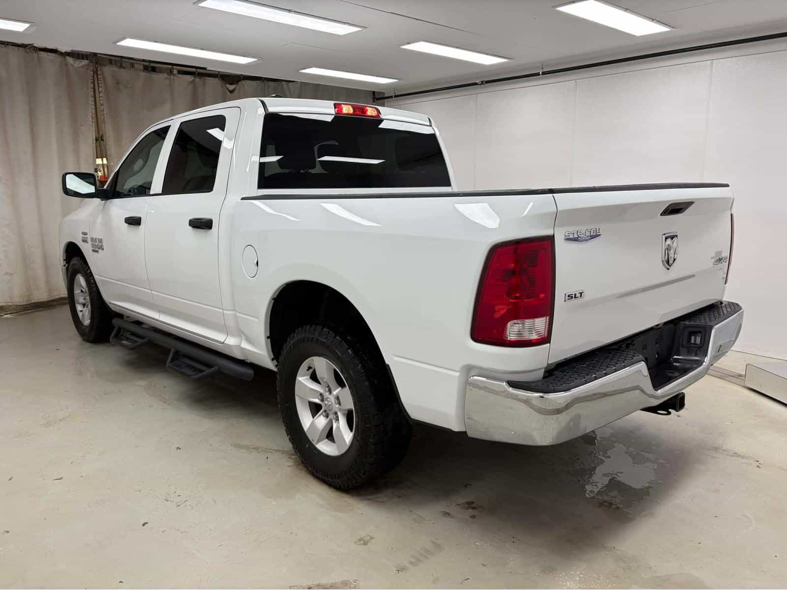 2022 RAM 1500 CLASSIC SLT SLT - Image 6