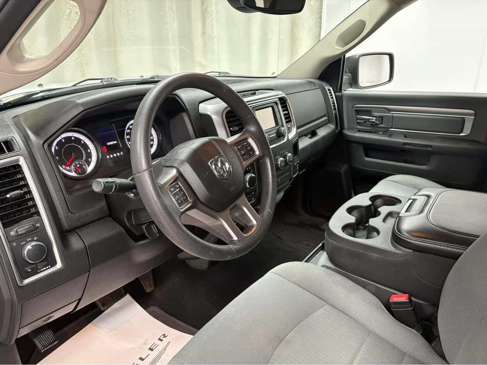 2022 RAM 1500 CLASSIC SLT SLT - Image 14