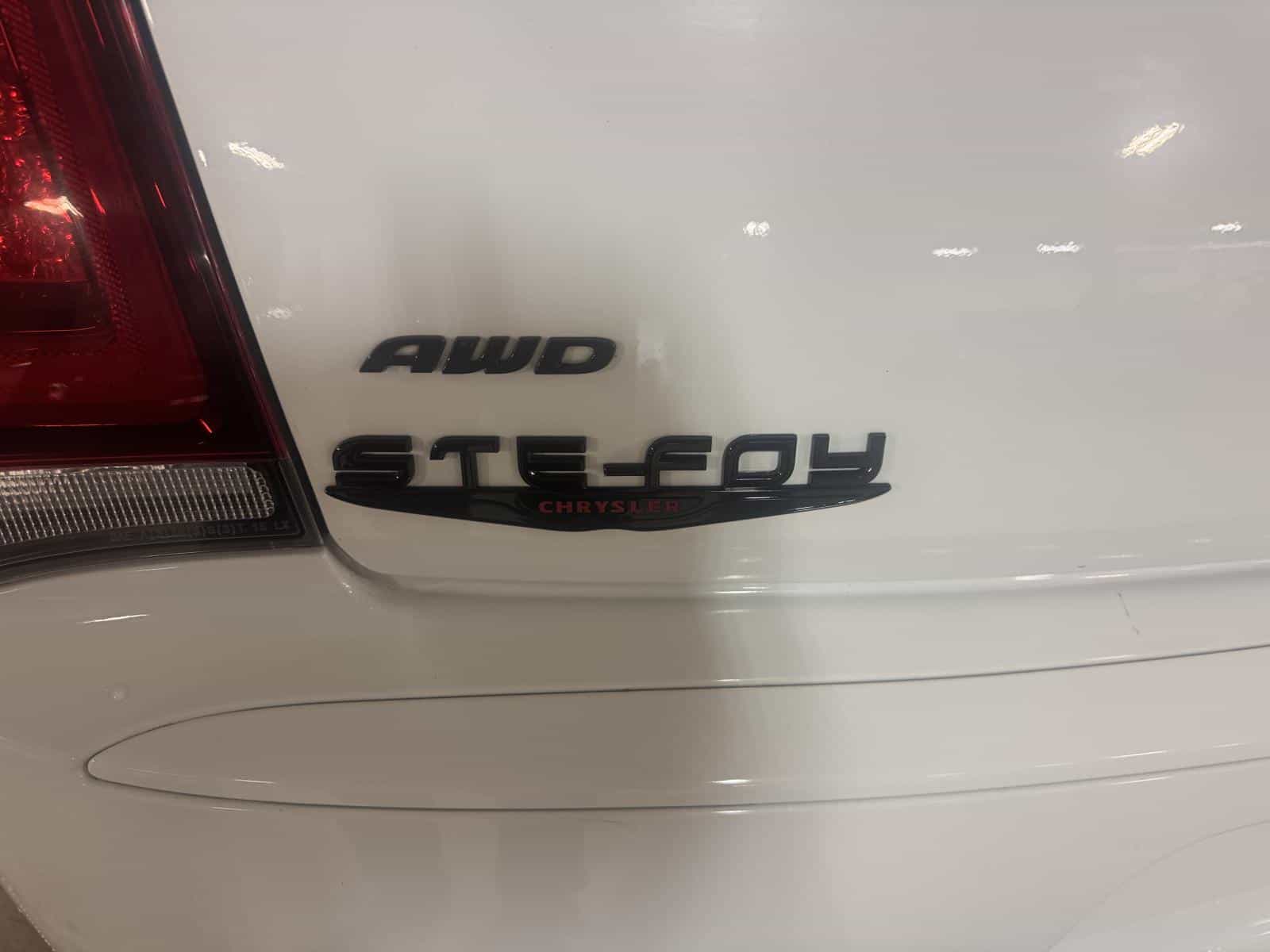 2023 Chrysler 300 Touring L Touring L - Image 4