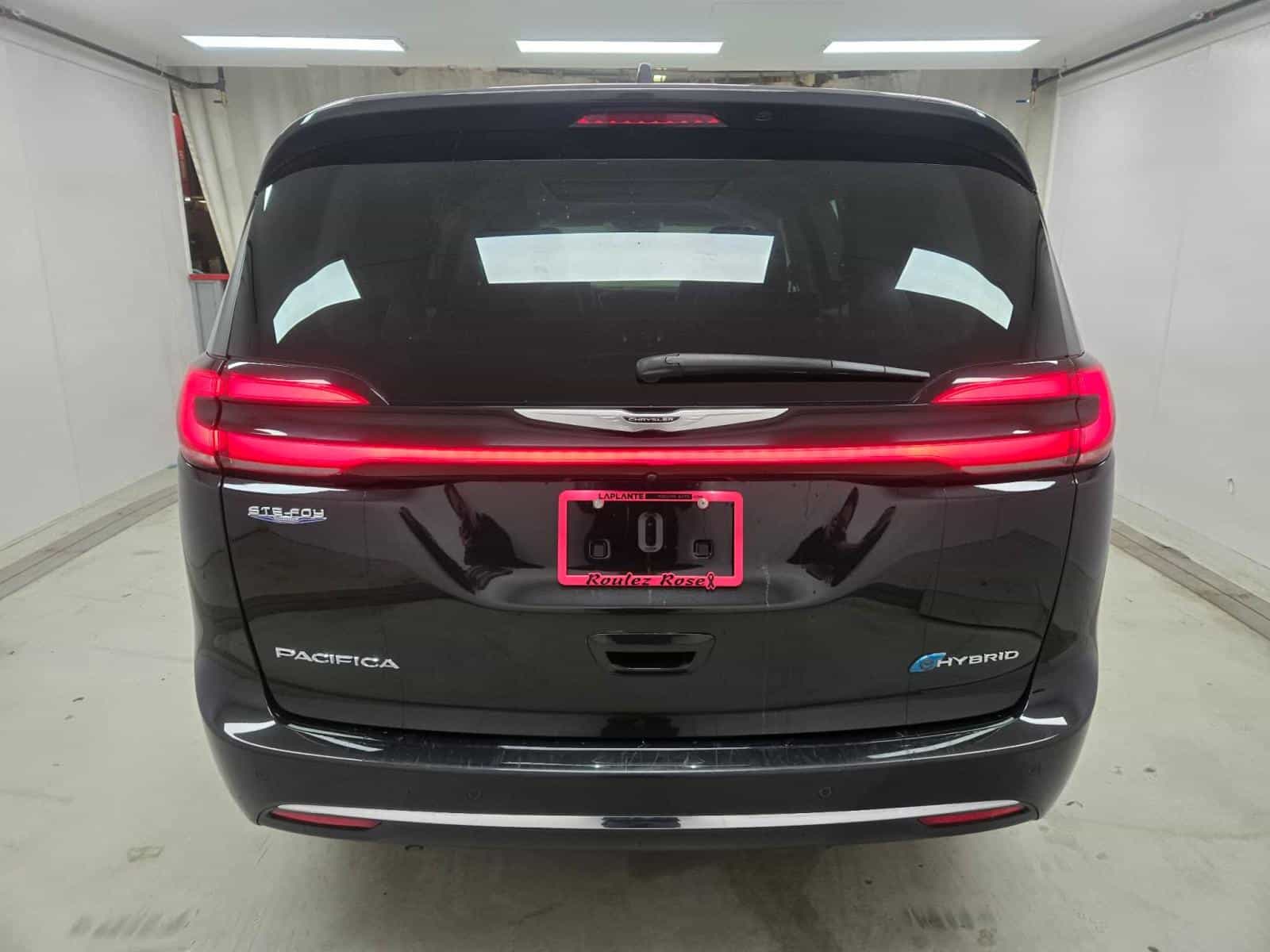 Image 6 Chrysler Pacifica Hybrid Limited Hybrid Limited 2022