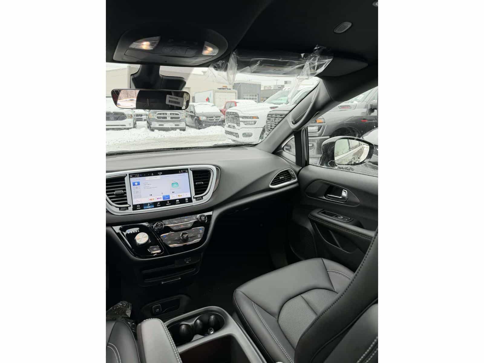 2026 Chrysler Grand Caravan SXT - Image 9