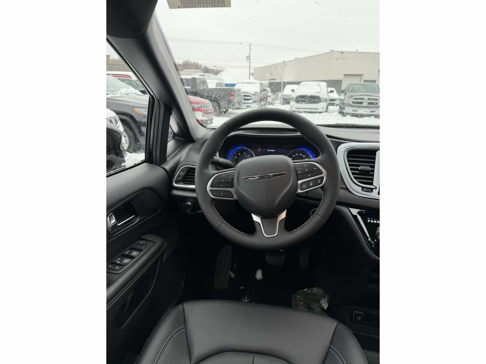 2026 Chrysler Grand Caravan SXT - Image 10