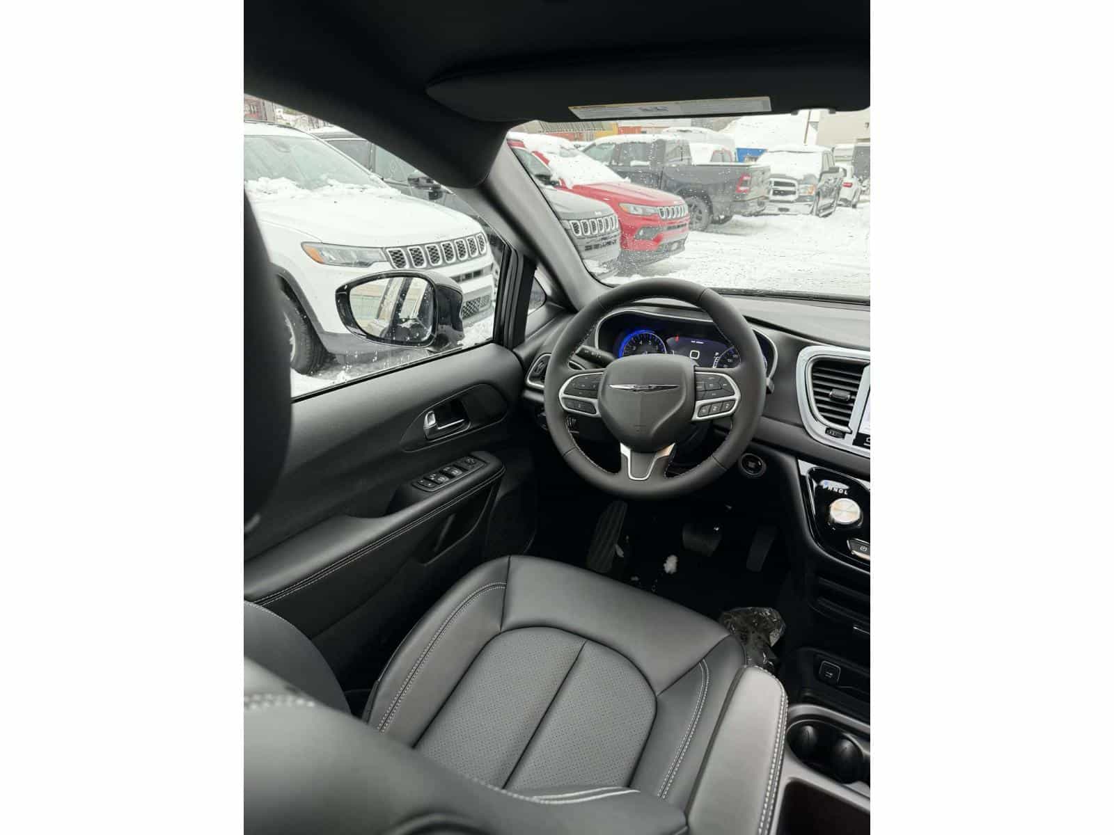 2026 Chrysler Grand Caravan SXT - Image 6