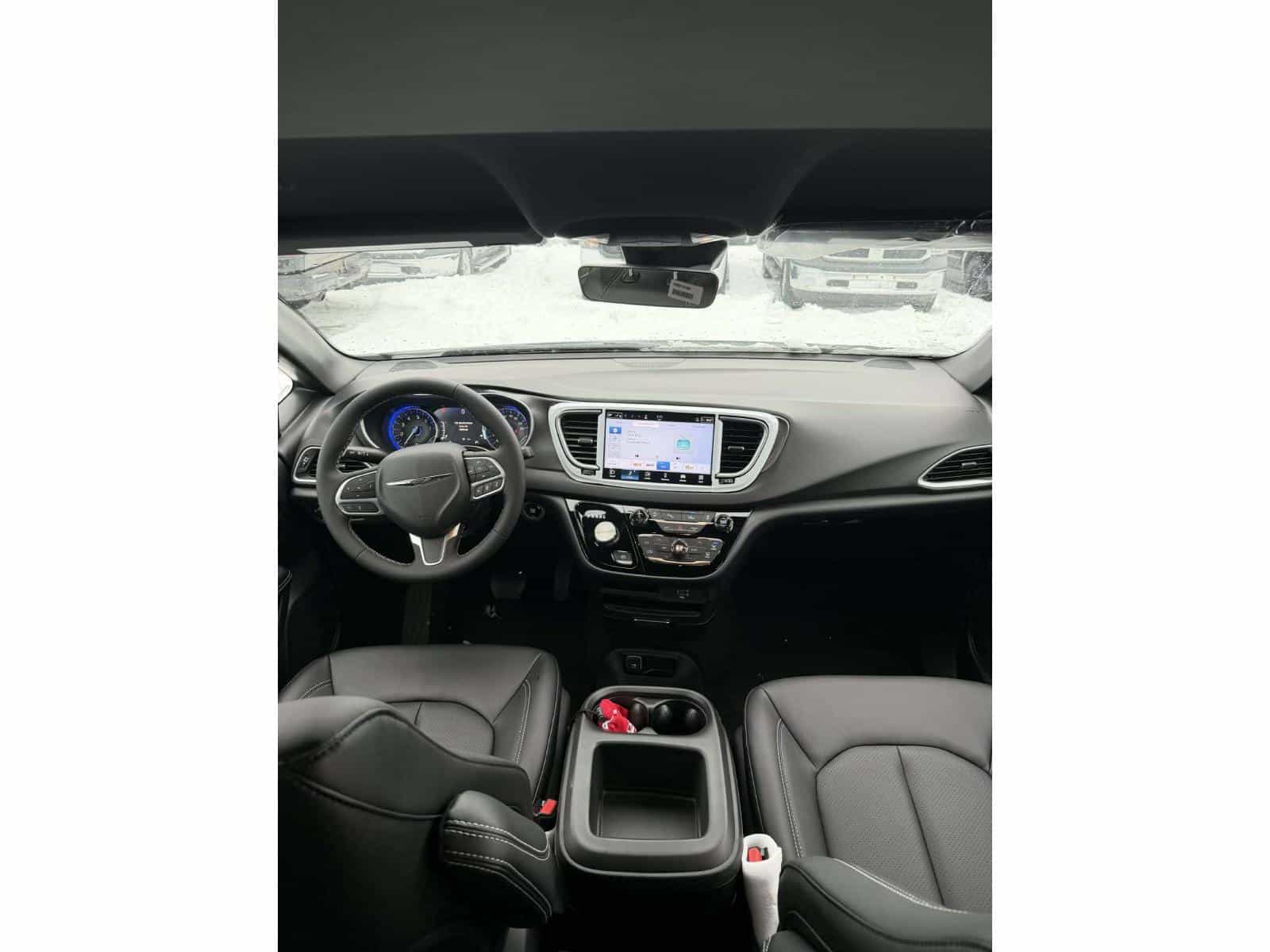 2026 Chrysler Grand Caravan SXT - Image 11