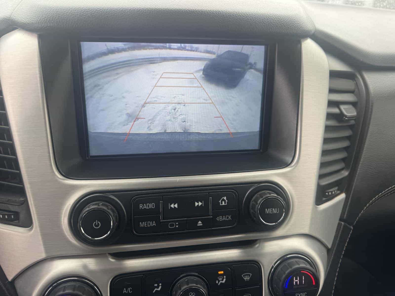 2020 GMC Yukon XL SLT - Image 7