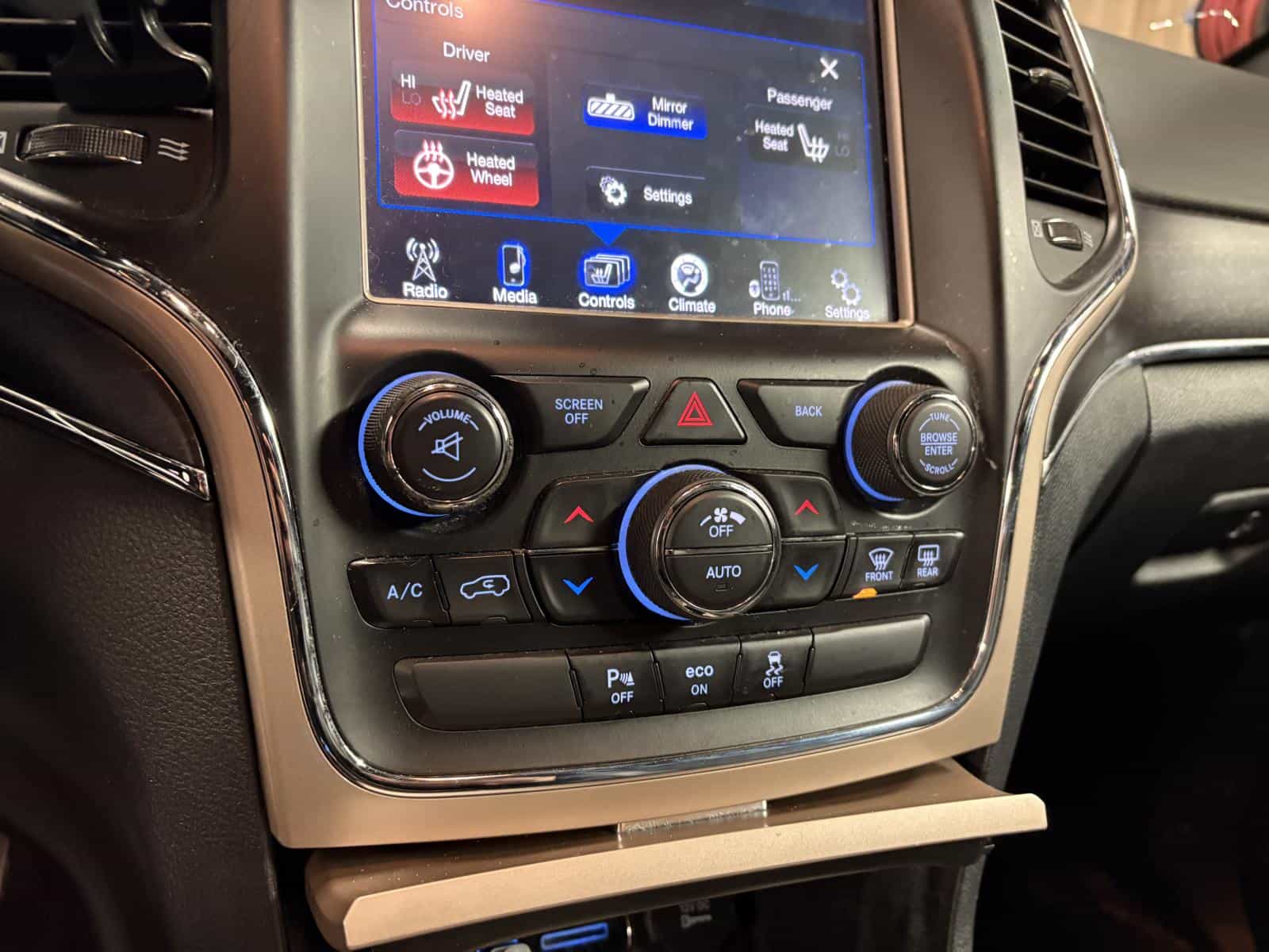 2015 Jeep Grand Cherokee Limited Limited - Image 11