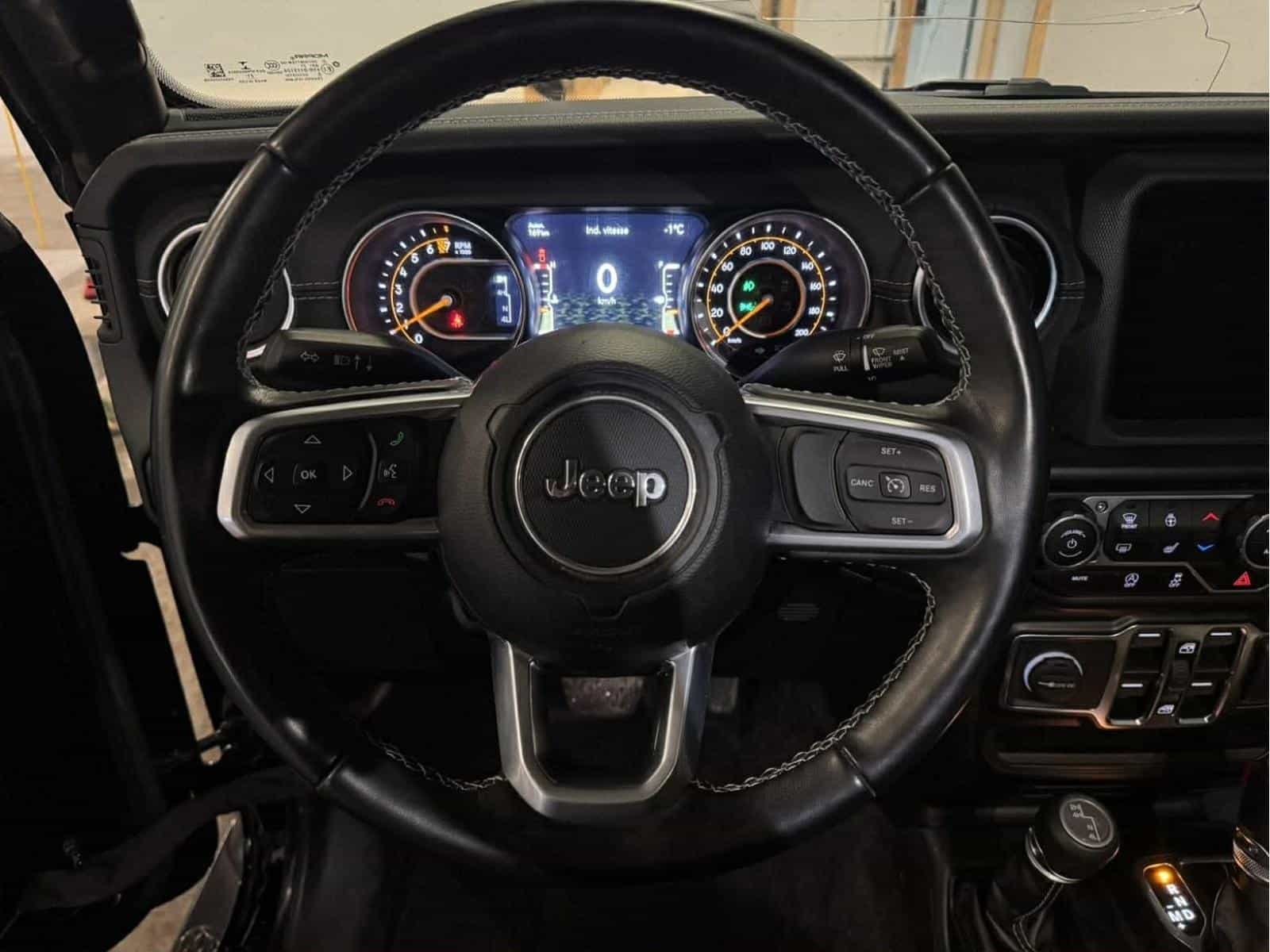 2022 Jeep Gladiator Overland Overland - Image 12