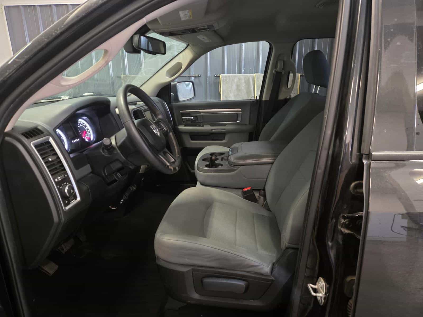 2017 RAM 1500 SLT Outdoorsman - Image 9