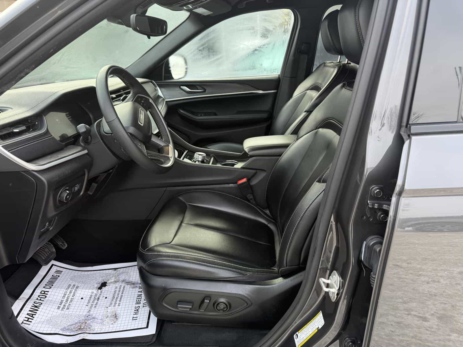 2024 Jeep Grand Cherokee Limited Limited - Image 11