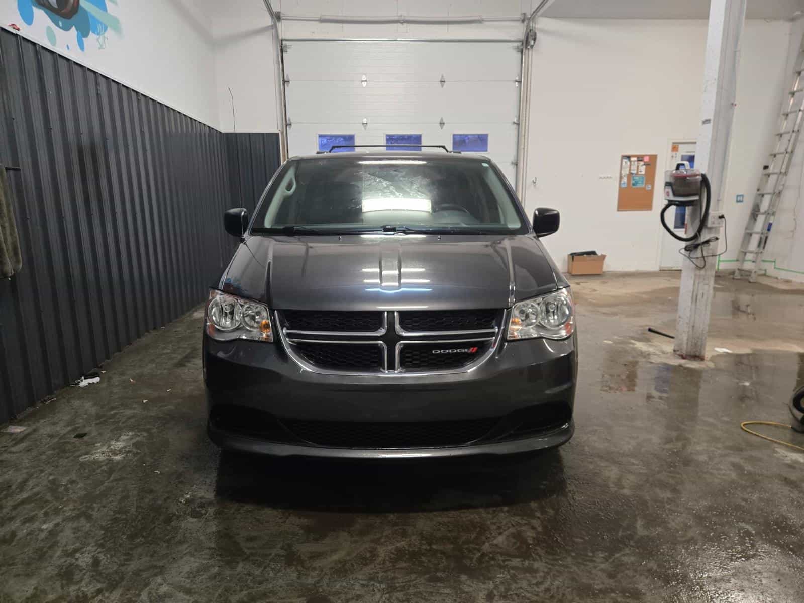 2019 Dodge GRAND CARAVAN SE SXT - Image 2