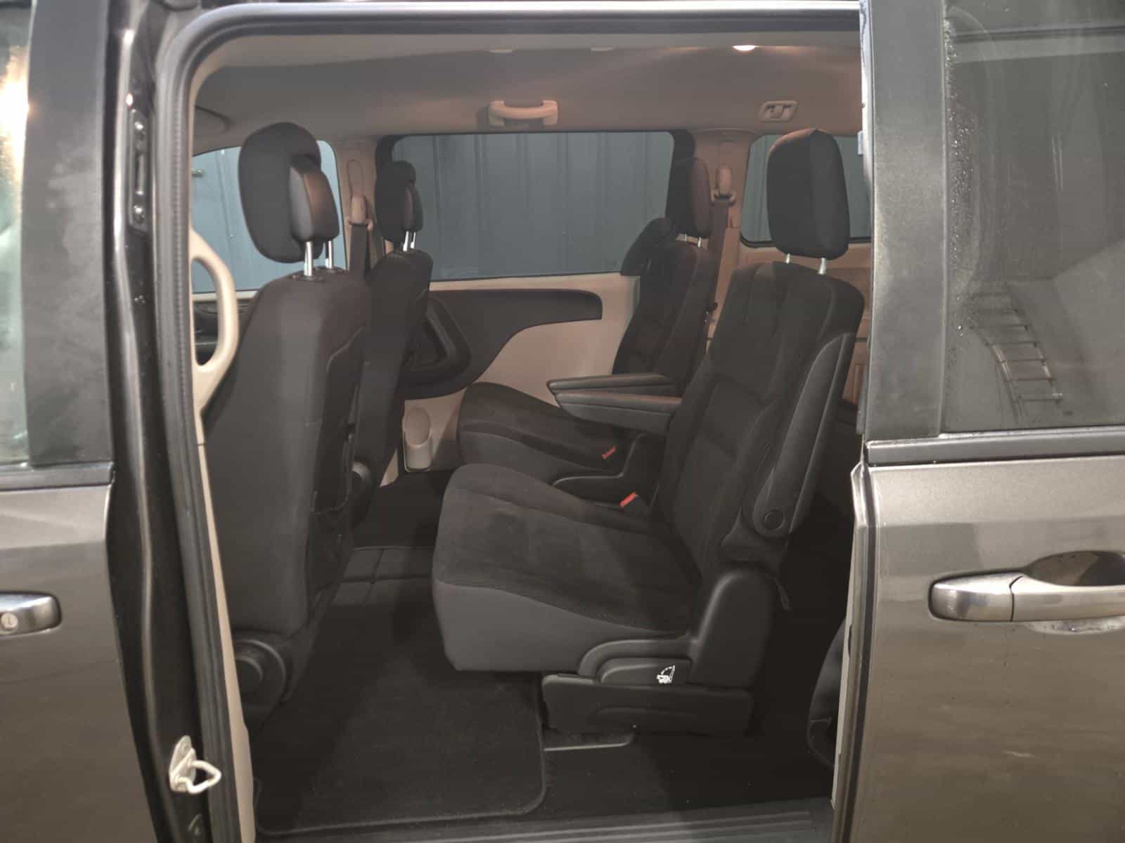 2019 Dodge GRAND CARAVAN SE SXT - Image 10