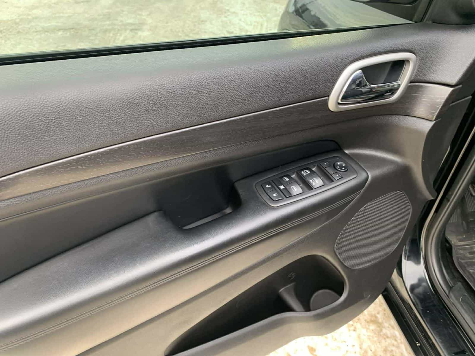 2018 Jeep GRAND CHEROKEE LAREDO/ALT Altitude IV - Image 14