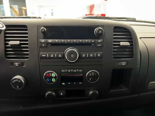 2011 GMC Sierra Hybrid - Image 9