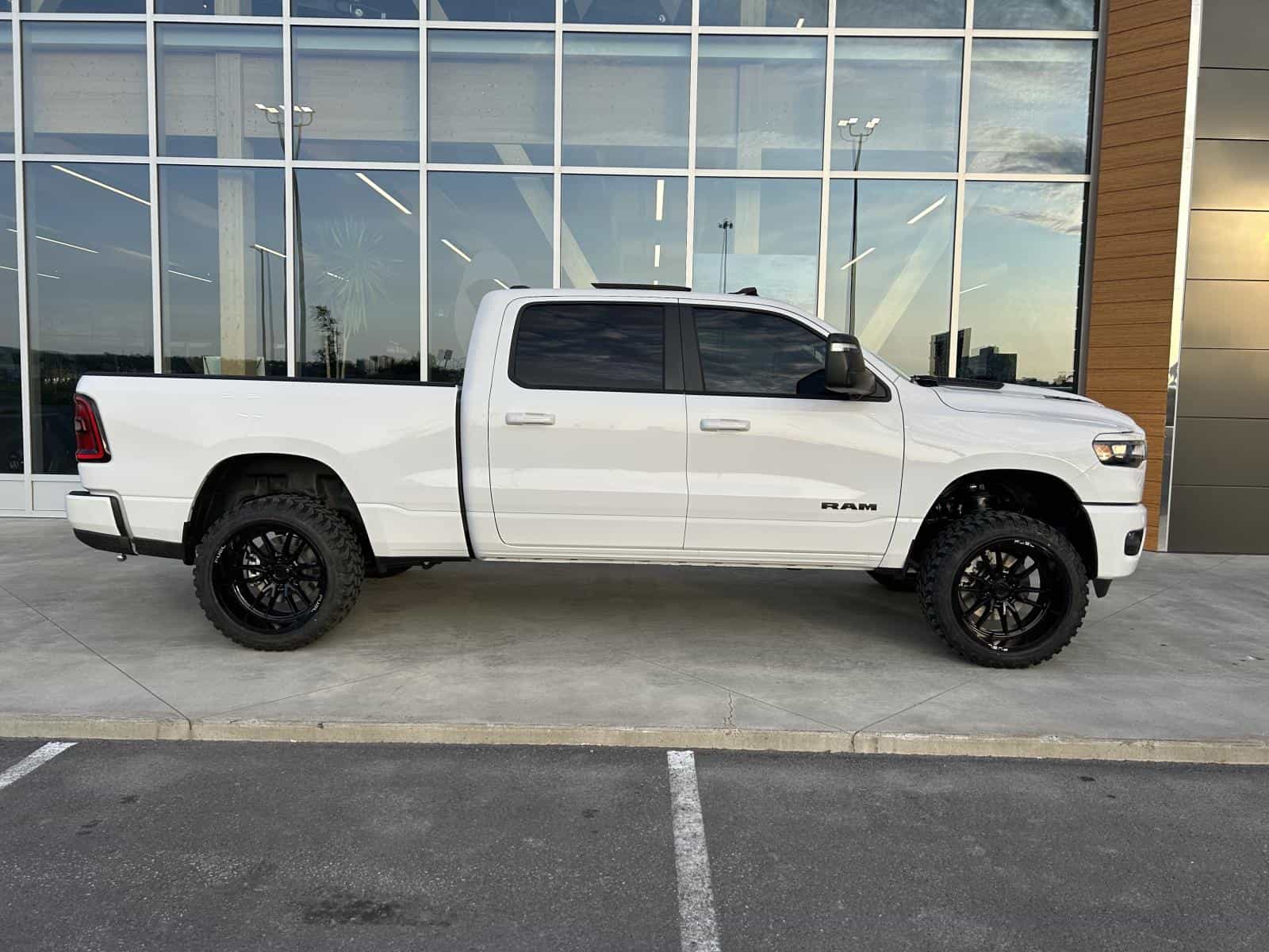 Image 4 RAM All-New 1500 Sport 2025