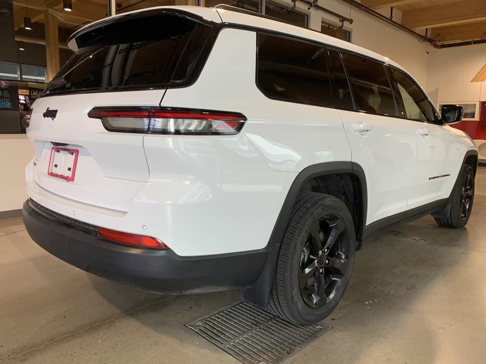 2024 Jeep Grand Cherokee L Laredo Laredo - Image 4