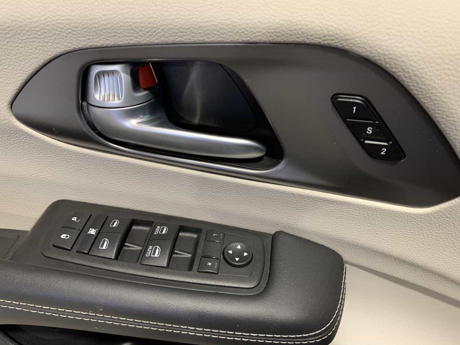 2024 Chrysler Pacifica Touring L Touring L - Image 23