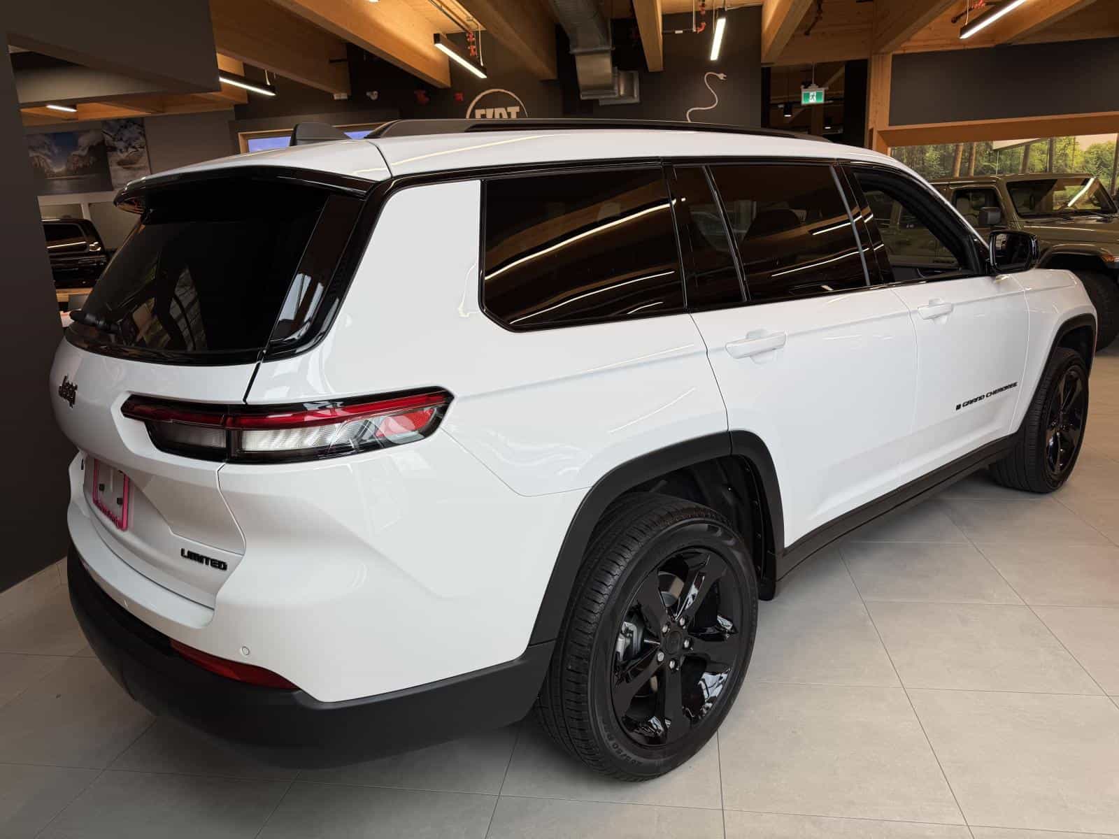 Image 3 Jeep Grand Cherokee L Limited 2025