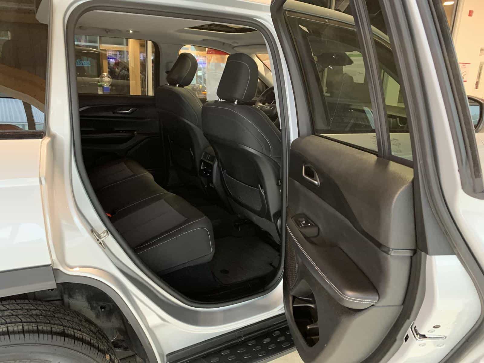 2023 Jeep GRAND CHEROKEE LAREDO/ALT Laredo - Image 9