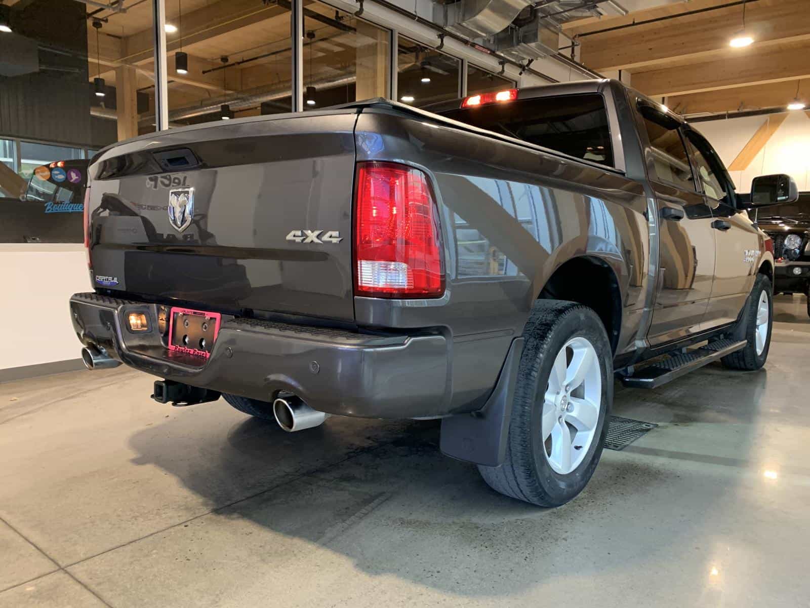 2022 RAM 1500 CLASSIC TRADESMAN Express - Image 3