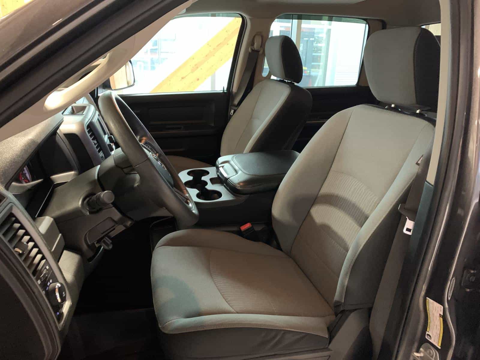 2022 RAM 1500 CLASSIC TRADESMAN Express - Image 10