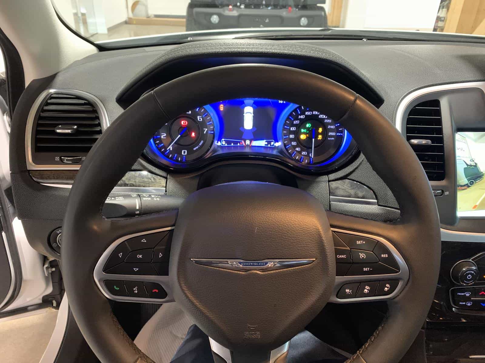 Image 15 Chrysler 300 Touring L Touring L 2023