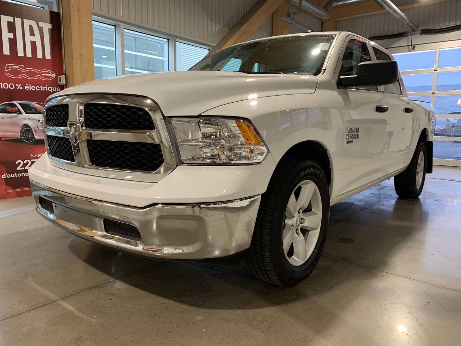 2023 RAM 1500 CLASSIC SLT SLT - Image 1