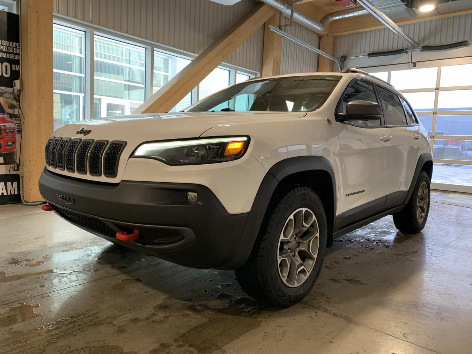 2021 Jeep CHEROKEE TRAILHAWK Trailhawk - Image 1
