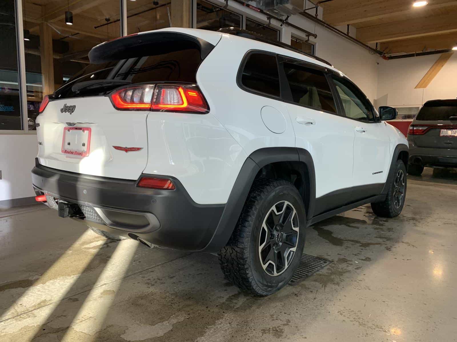 2022 Jeep Cherokee Trailhawk - Image 4