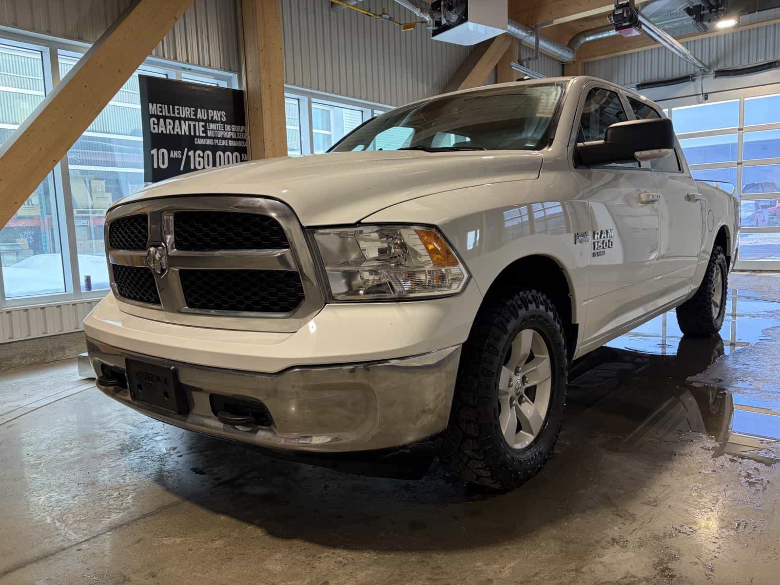 2022 RAM 1500 CLASSIC SLT SLT - Image 1