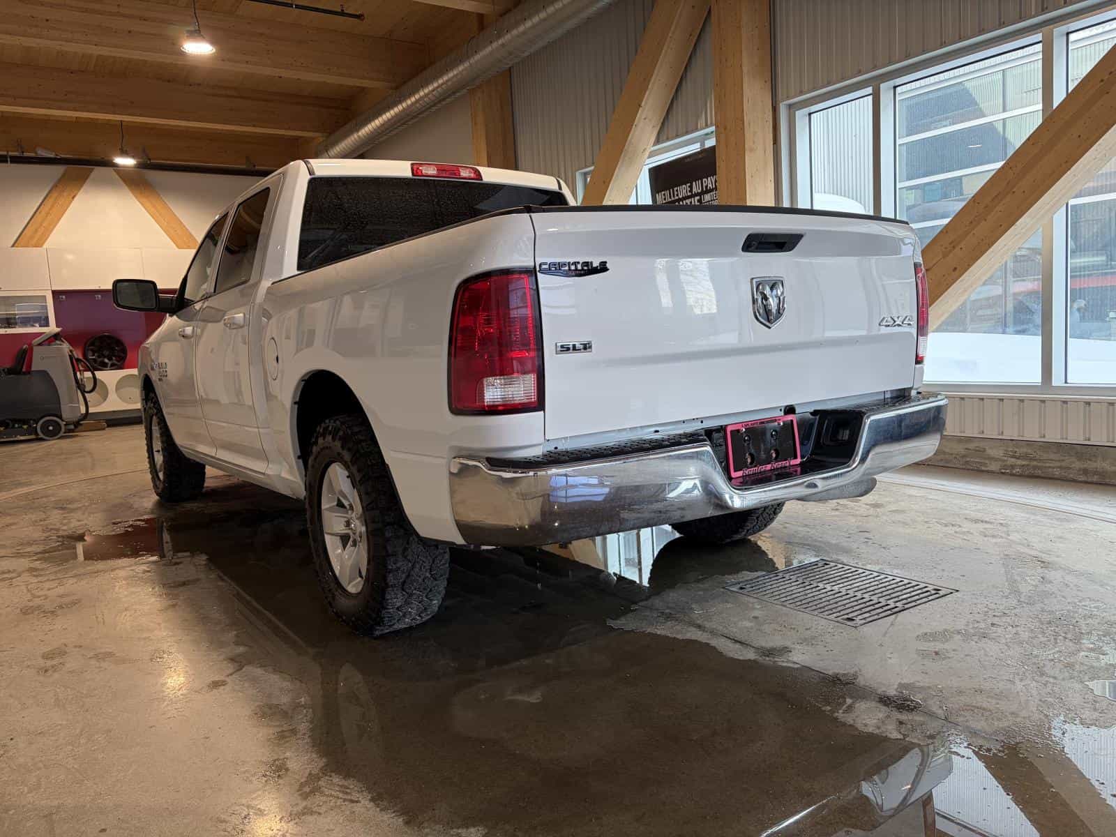 2022 RAM 1500 CLASSIC SLT SLT - Image 2