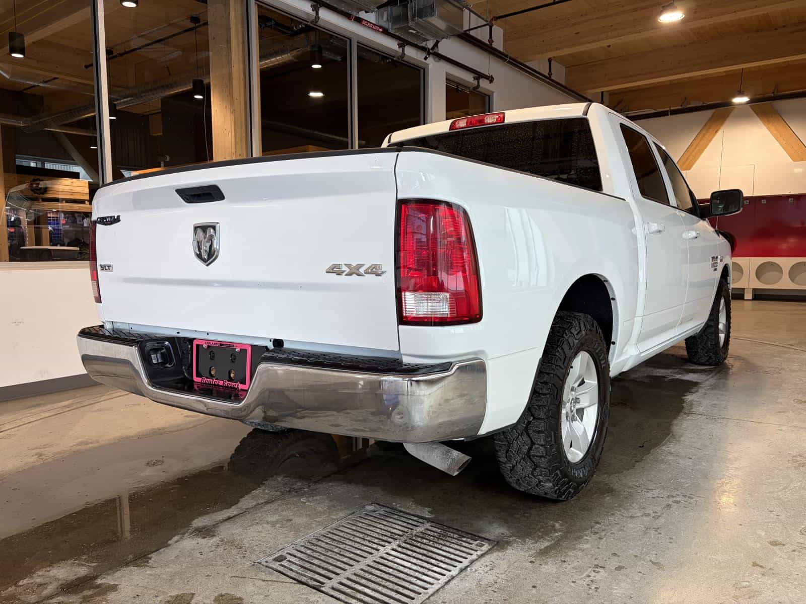 2022 RAM 1500 CLASSIC SLT SLT - Image 4