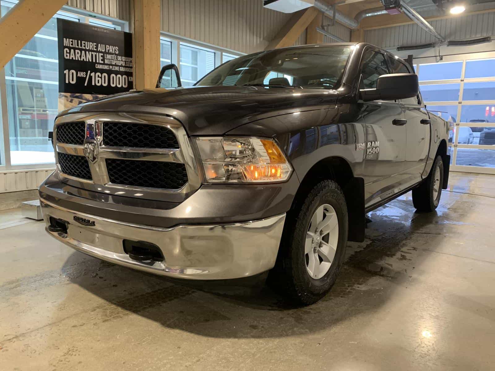 2023 RAM 1500 CLASSIC SLT SLT - Image 1