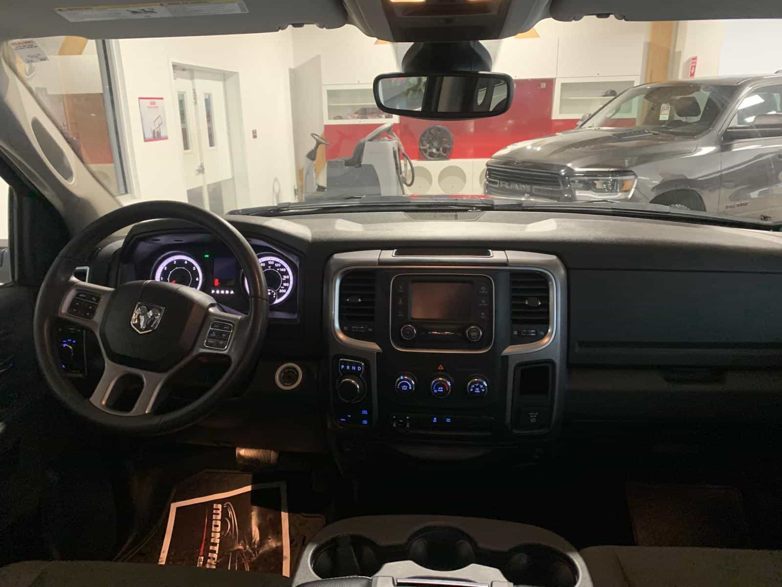 2023 RAM 1500 CLASSIC SLT SLT - Image 11