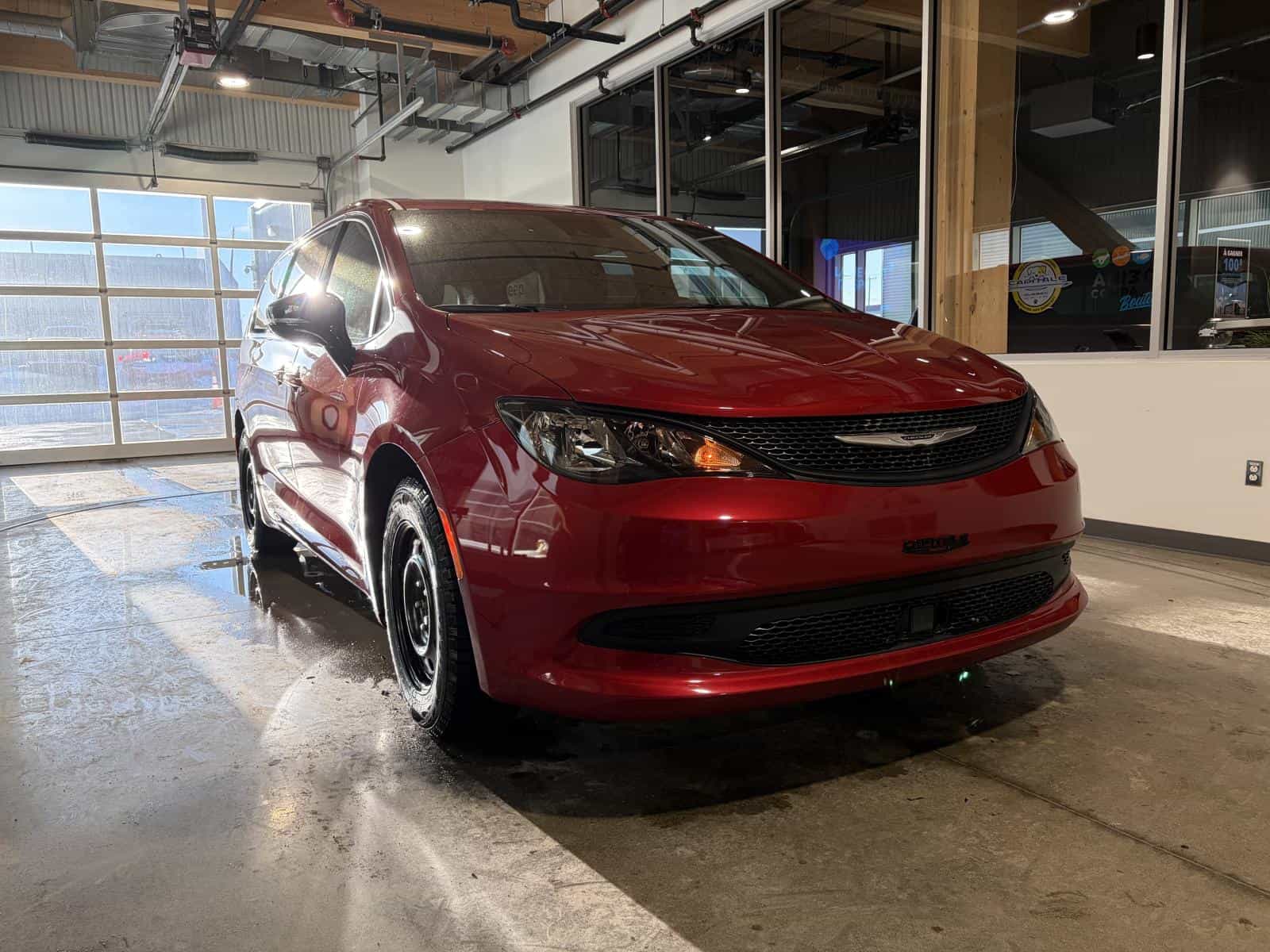 2026 Chrysler Grand Caravan SXT - Image 5