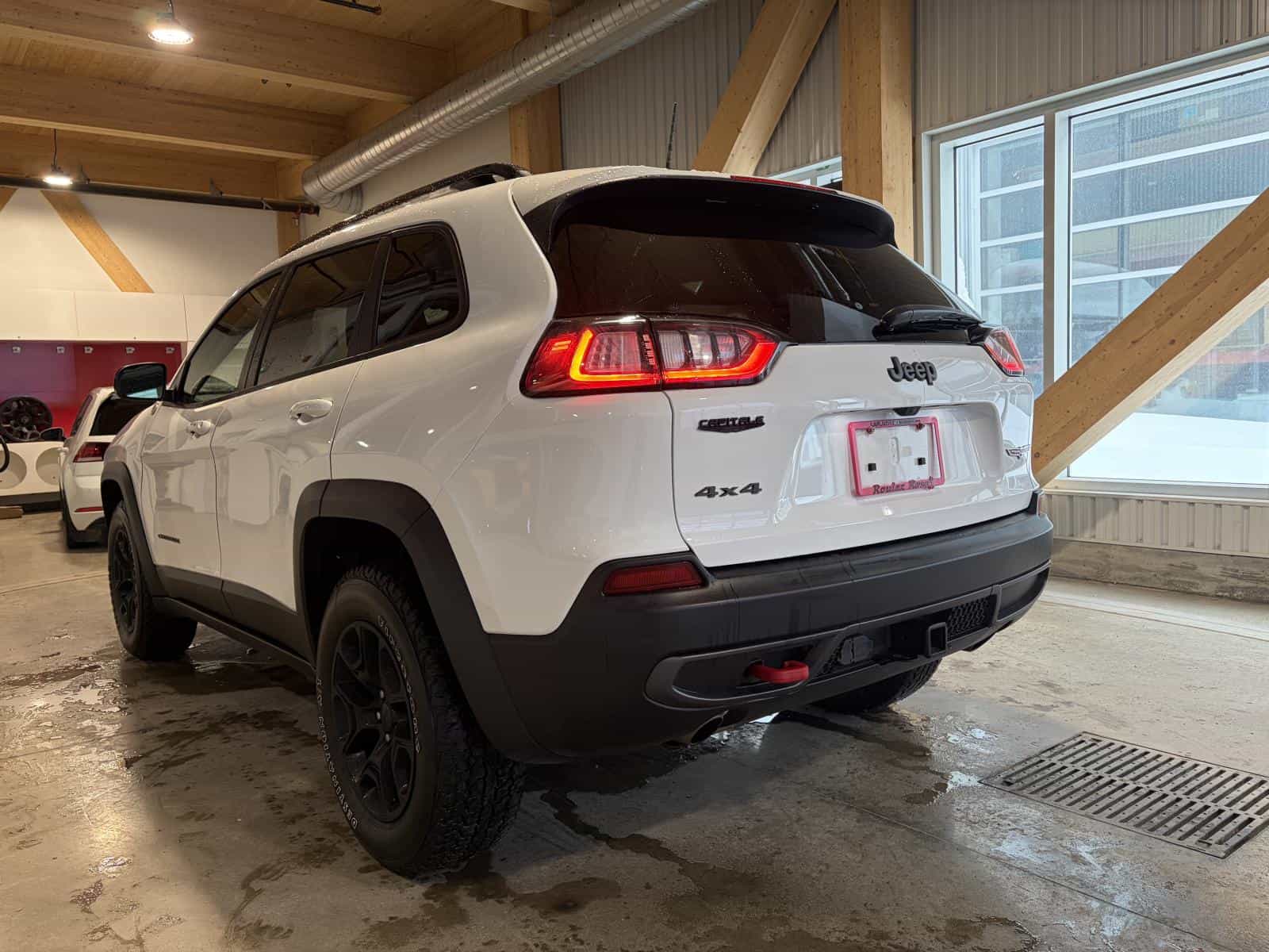 2022 Jeep CHEROKEE TRAILHAWK Trailhawk - Image 2