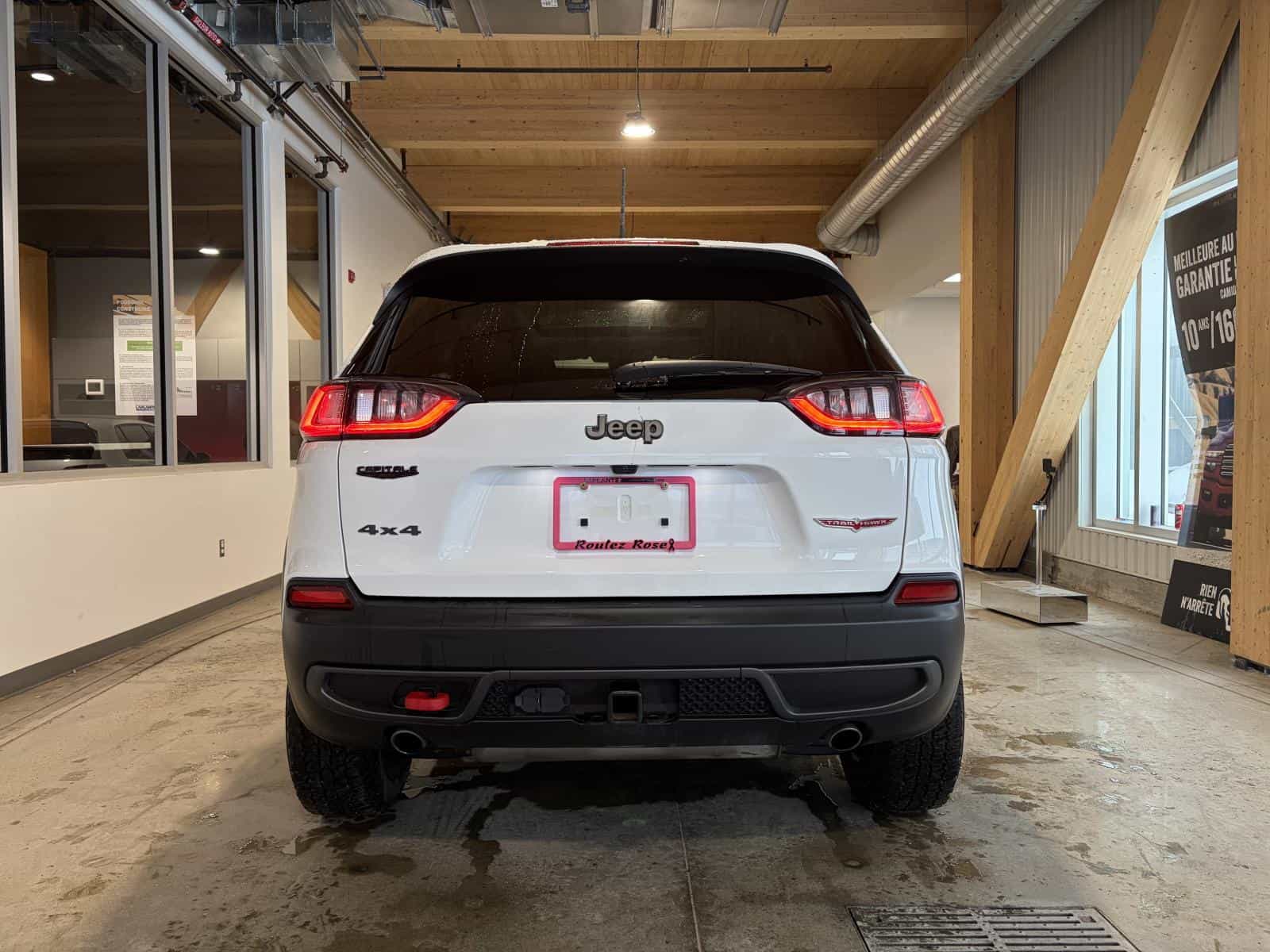 2022 Jeep CHEROKEE TRAILHAWK Trailhawk - Image 3