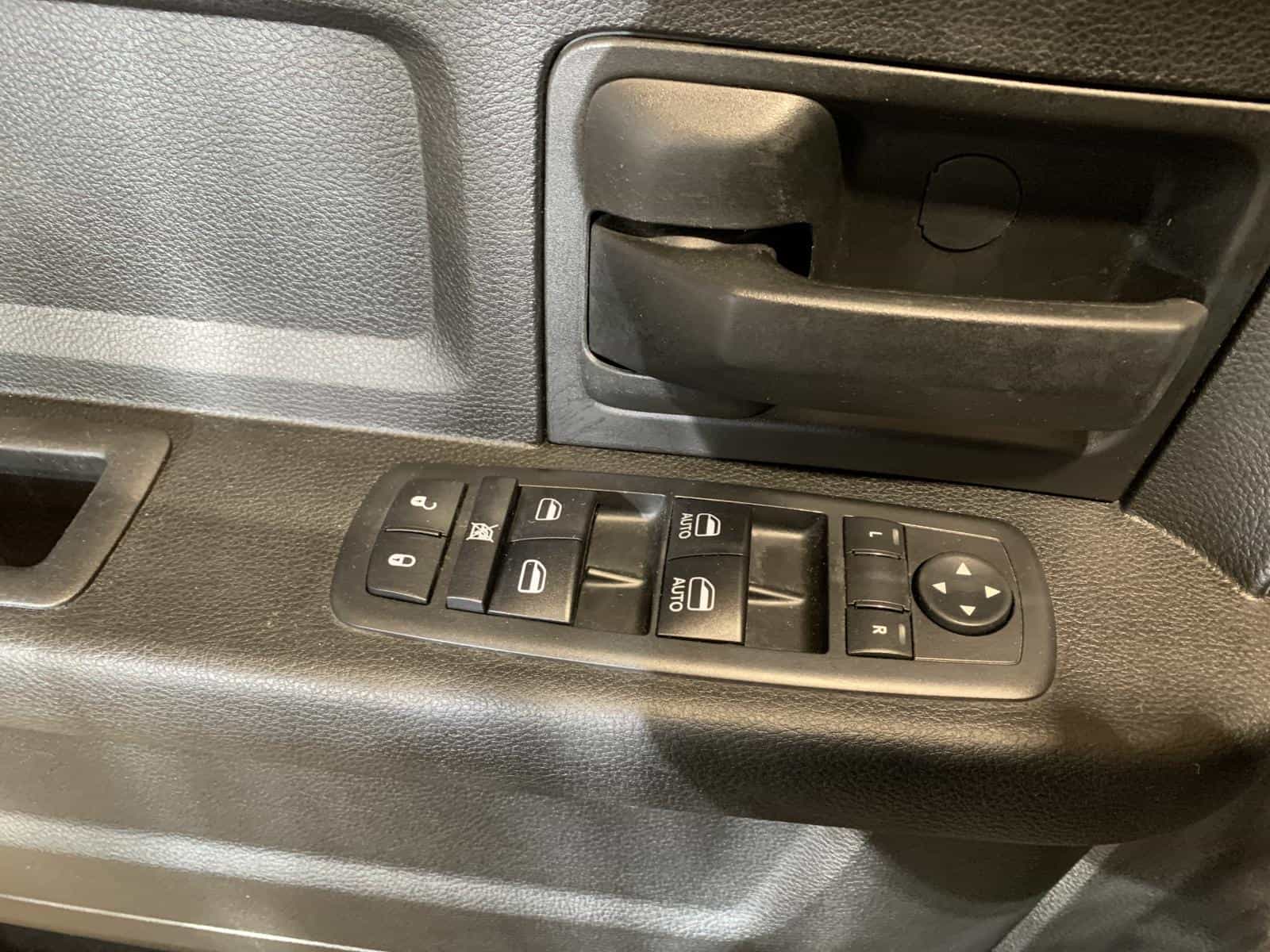 2019 RAM 1500 CLASSIC TRADESMAN ST - Image 26